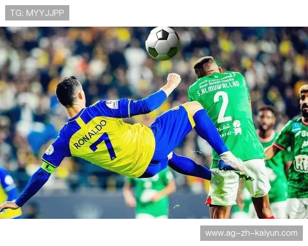 C罗一脚倒钩震天响！沙特联门柱都在颤