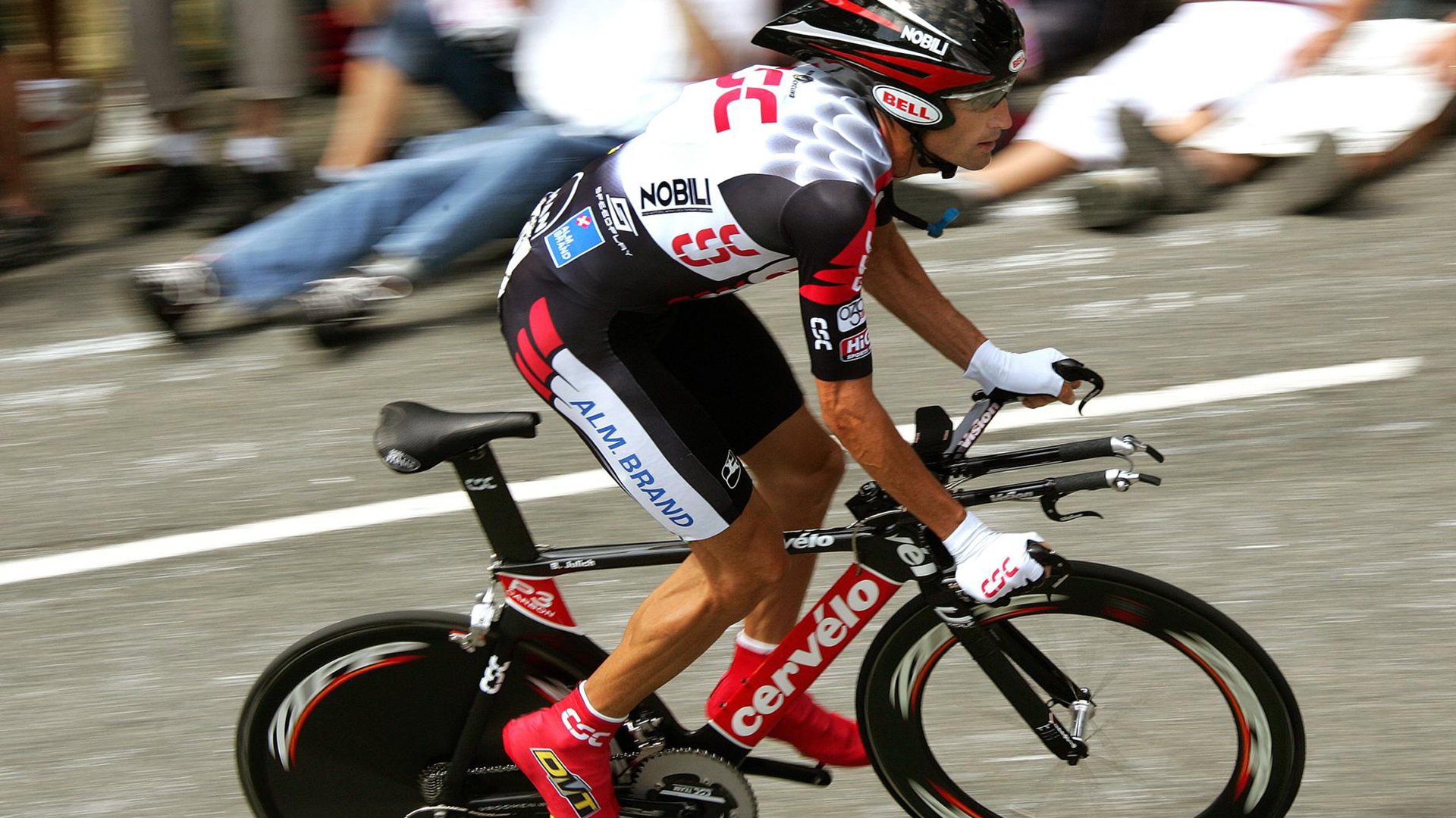 冬季赛事推广计划助力冰雪运动普及化，冬季冰雪项目